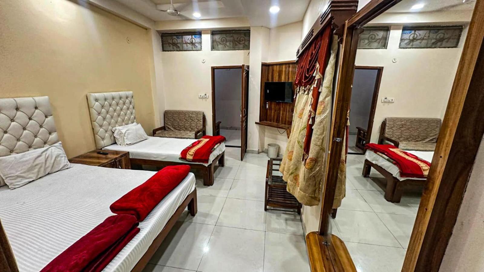Hotel Pleasure Landmark Ujjain Εξωτερικό φωτογραφία